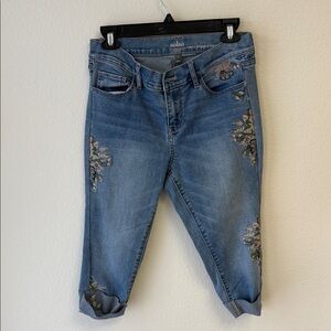Soho Women's Light Blue Embroidered Cropped Jeans